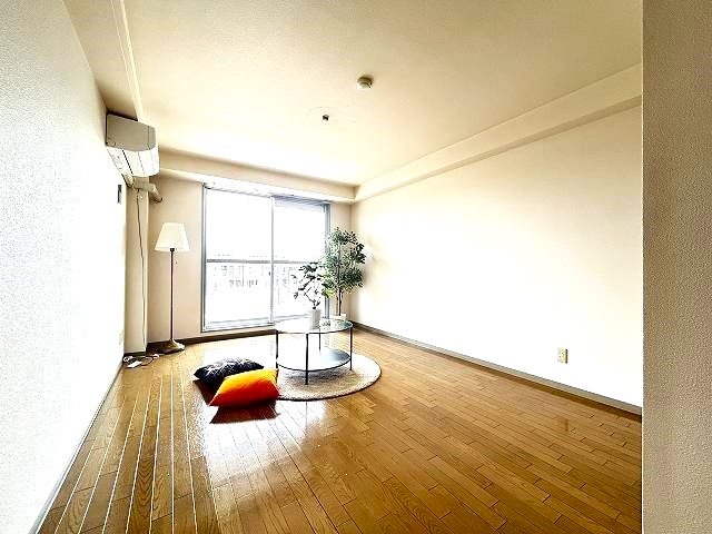 居室・リビング　写真は203号室です。(参考)