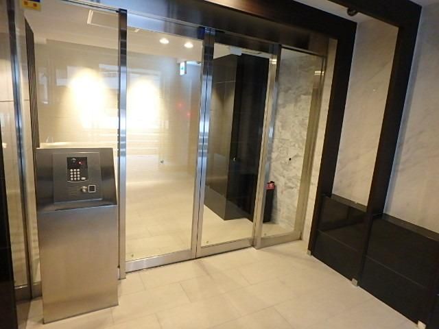 エントランス　★オートロック★
