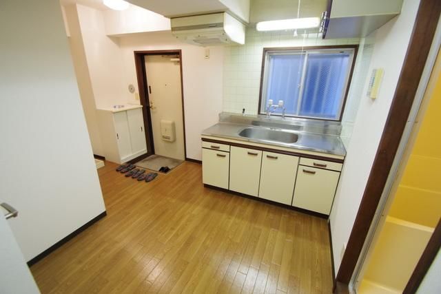 グリーンハイム吉澤IIの居間写真