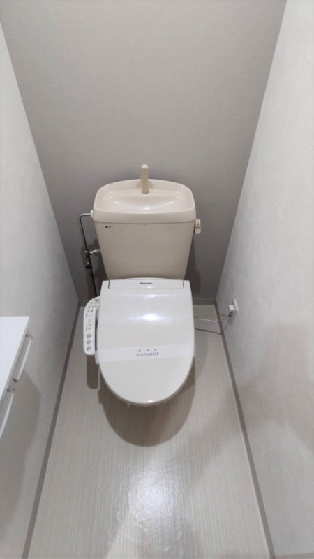 トイレ　ウォシュレット機能付きです