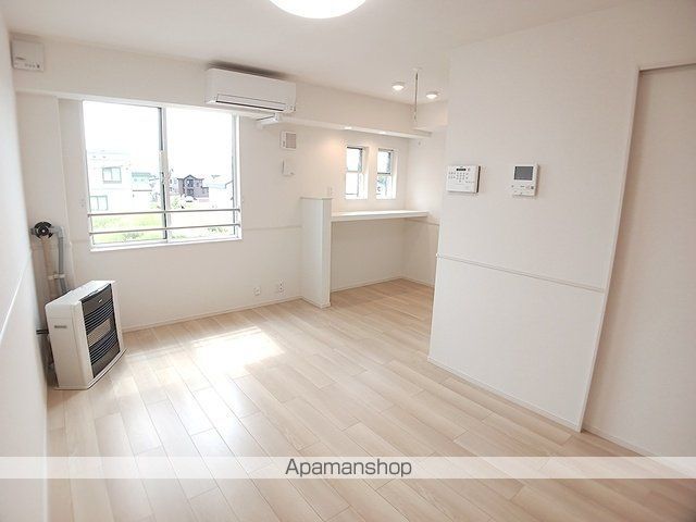 ＪＲ函館本線 滝川駅 徒歩31分 2階建 築2年の居間写真