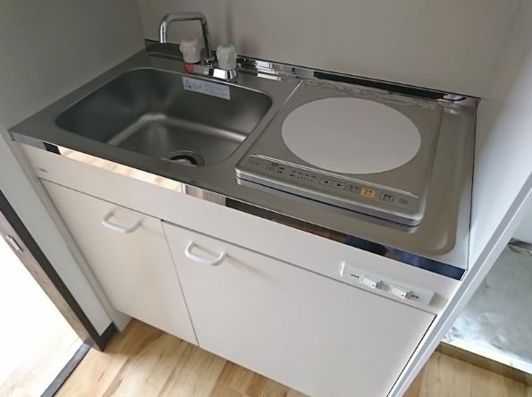キッチン　同建物、他号室写真参照