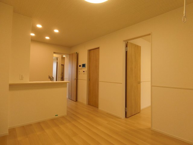南海本線 高石駅 徒歩12分 2階建 築1年の居間写真
