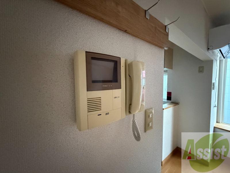 セキュリティ　ＴＶモニター付インターホンです。来客者の顔が見えるので安心！