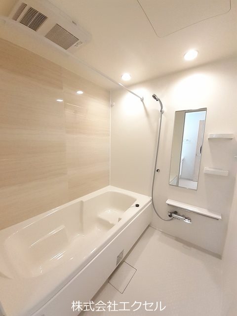 バス・シャワールーム　浴室乾燥付きです。