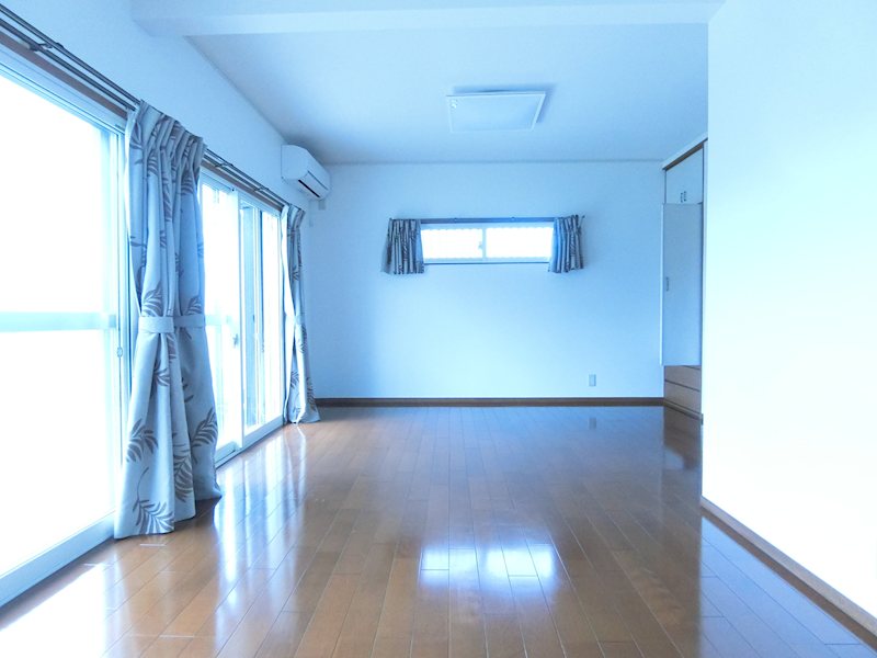 桜ヶ丘3丁目貸家の居間写真