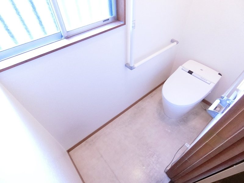 桜ヶ丘3丁目貸家のトイレ写真