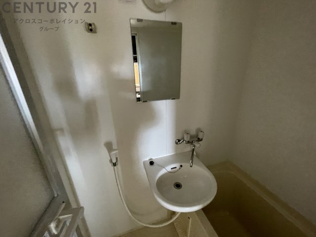 洗面設備　浴室内に洗面台があります♪