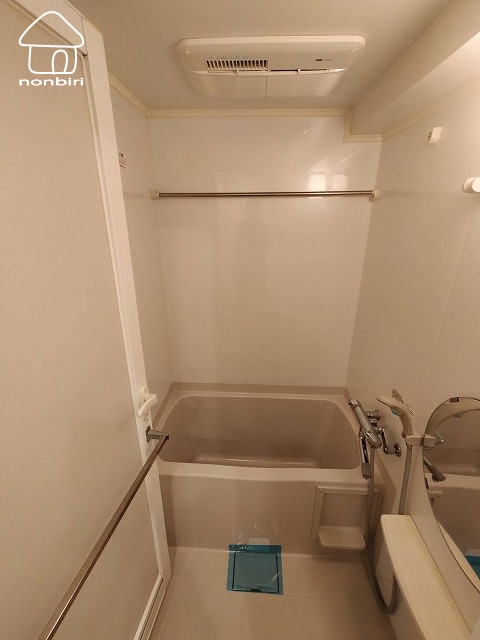 バス・シャワールーム　お風呂で洗濯物が乾かせます（違うタイプの写真です）
