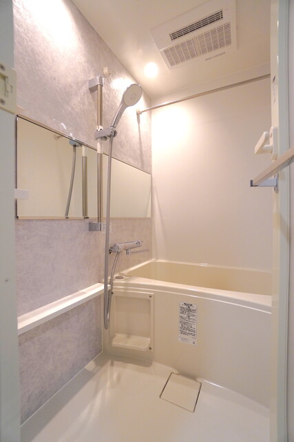 バス・シャワールーム　※写真は同タイプ住戸です。