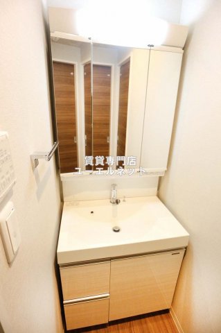 洗面設備　清潔感ある独立洗面台で毎日気持ちよく♪