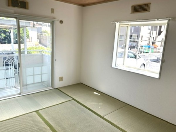サンビレッジ福山G棟の居間写真