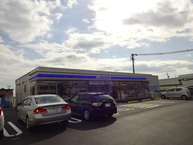 コンビニ　ローソン（コンビニ）まで810m