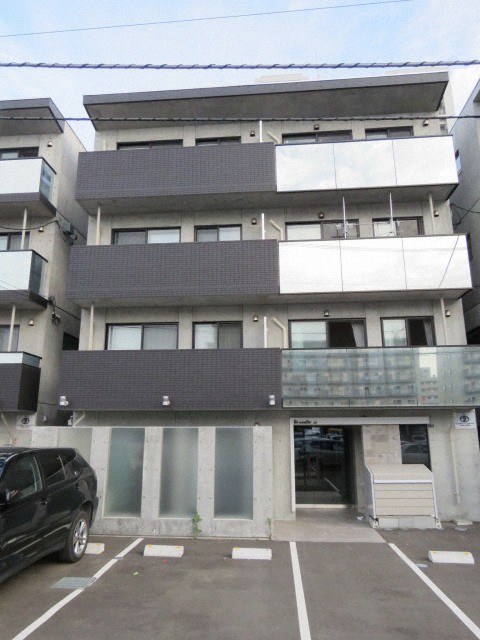 建物外観　人気のデザイナーズマンションです☆