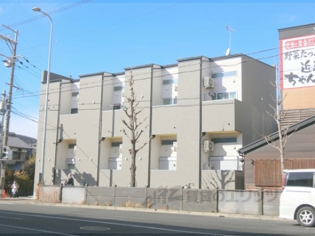 京都市山科区西野広見町のアパートの建物外観
