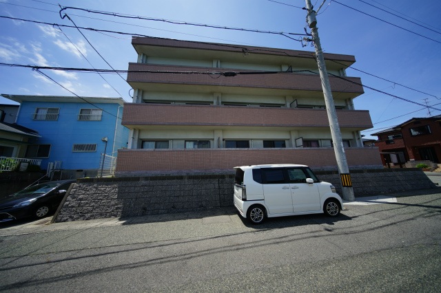 下関市綾羅木南町のマンションの建物外観