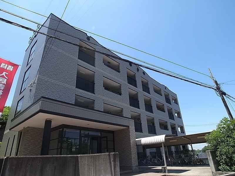 松戸市大谷口のマンションの建物外観