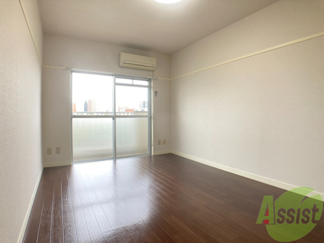 居室・リビング　１Ｋなので寝室とリビングは同室になります。