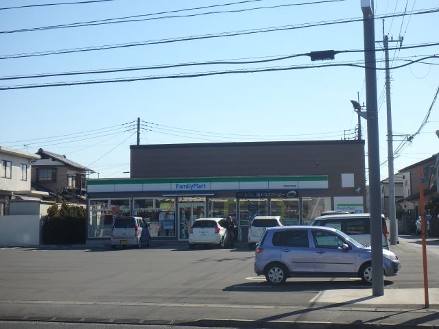 コンビニ　ファミリーマート（コンビニ）まで1100m