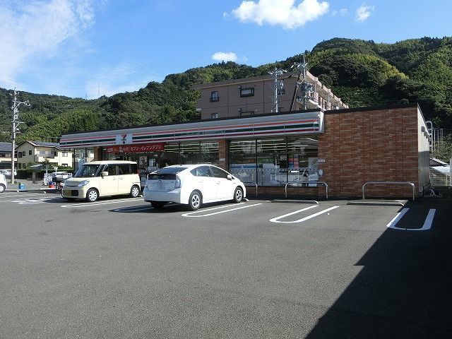 【静岡市葵区瀬名のアパートのコンビニ】