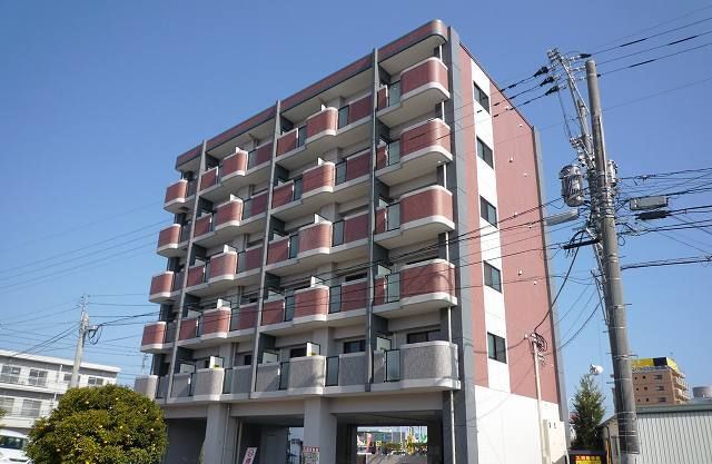 サン　トールの建物外観