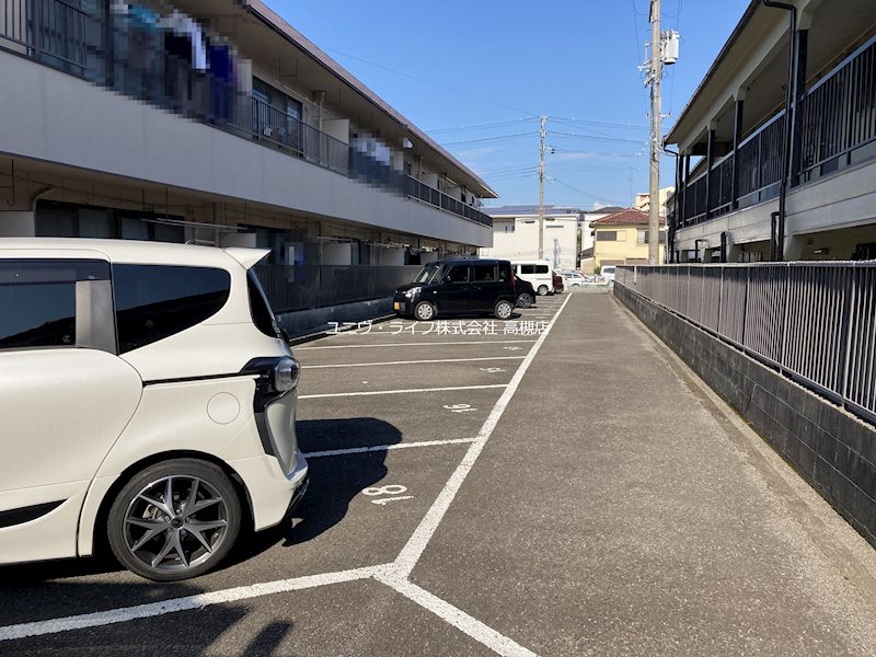 【西田マンションの駐車場】