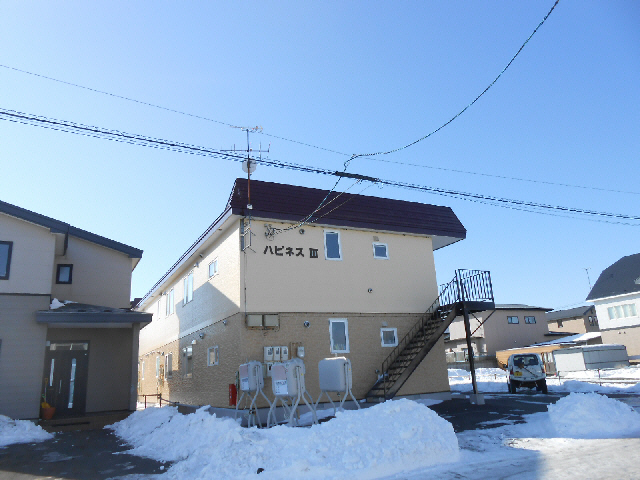 【釧路市鳥取大通のアパートの建物外観】