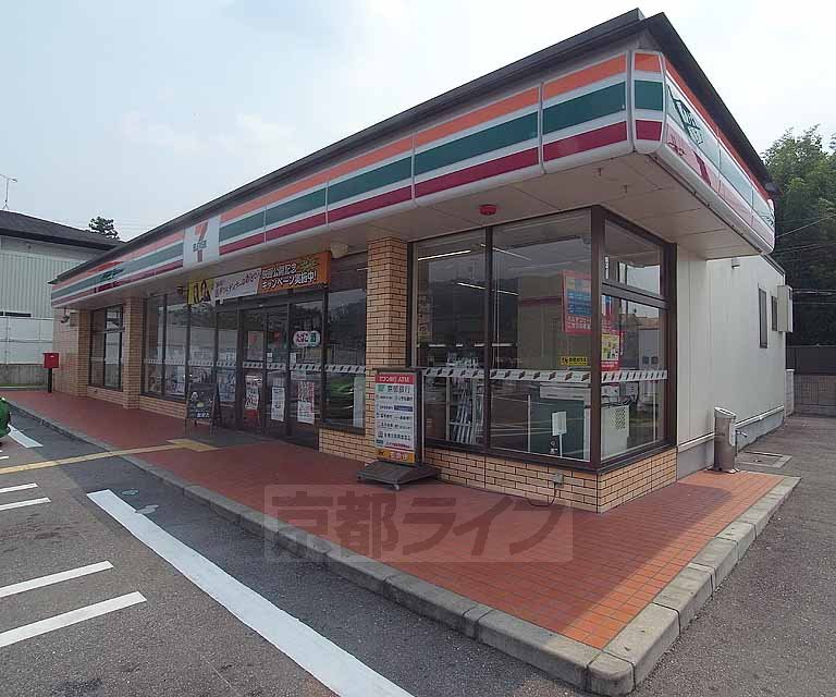 【亀岡市篠町篠のアパートのコンビニ】