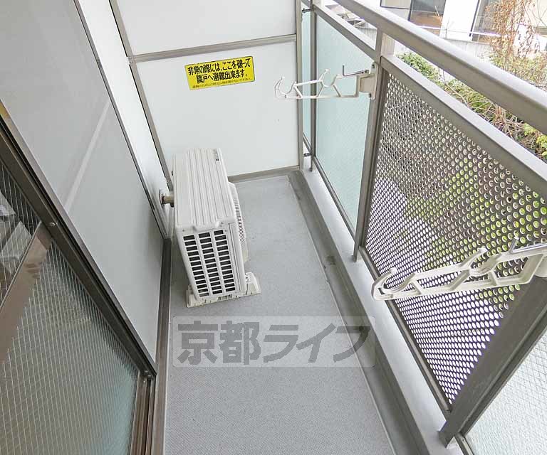 【京都市伏見区桃山水野左近西町のマンションのバルコニー】