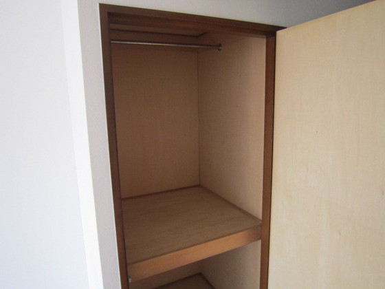 収納　※別部屋の写真です
