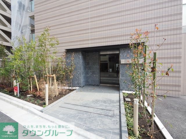 【川崎市川崎区南町のマンションのエントランス】