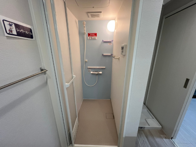 バス・シャワールーム　※写真は１０５号室