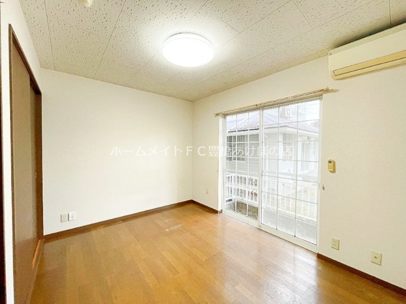 居室・リビング　同型別部屋写真