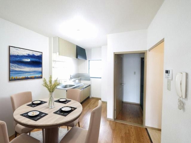 居室・リビング　CGで家具等を配置したもので家具等は含まれません