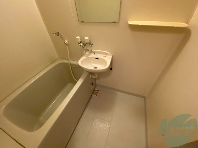 バス・シャワールーム　バスルームは一日の疲れを癒す大切な空間ですね。