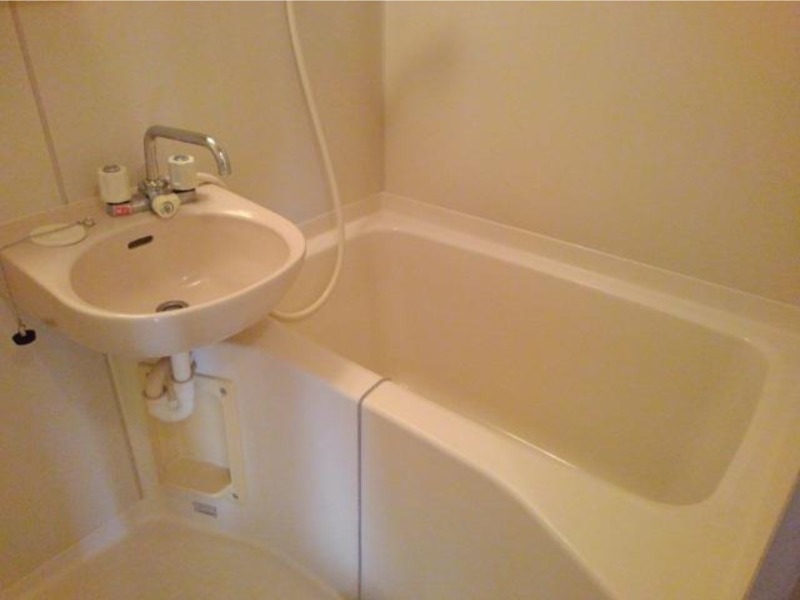 バス・シャワールーム　図面と現状に相違がある場合には現状を優先