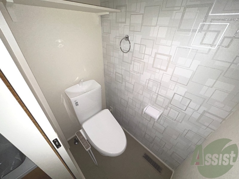 トイレ　トイレは嬉しい温水洗浄便座付となっております。