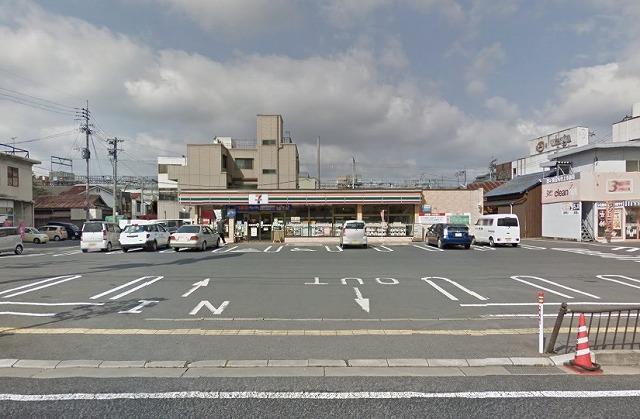 コンビニ　セブンイレブン直方殿町店（コンビニ）まで480m
