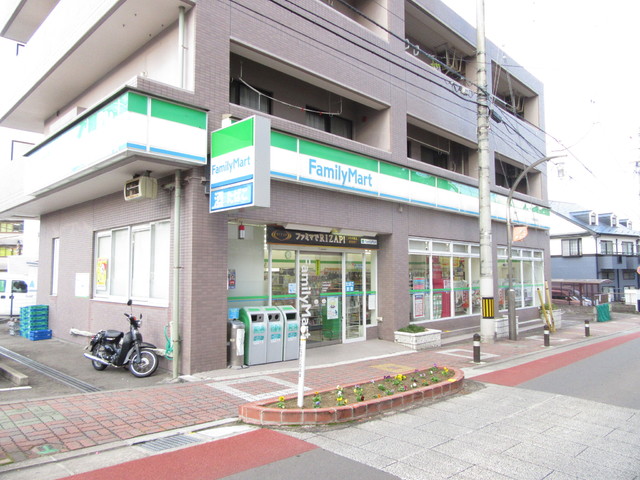 コンビニ　ファミリーマート宮城野原町店（コンビニ）まで240m