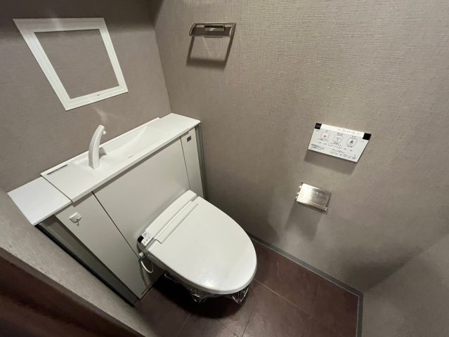 トイレ　プレサンスグラン丸の内