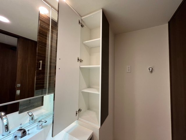 収納　プレサンスグラン丸の内