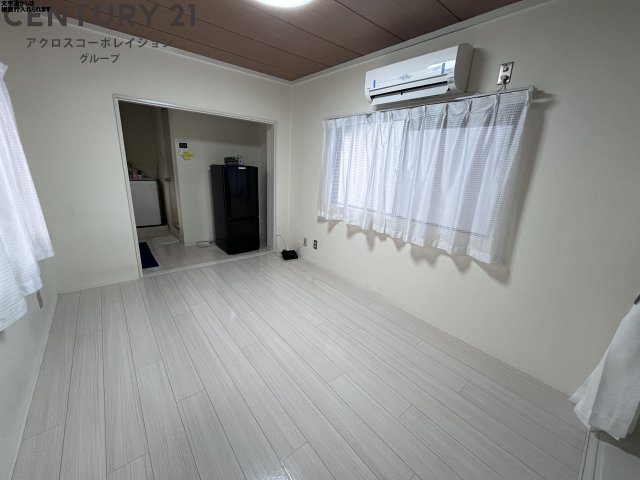 居室・リビング　エアコン付き6帖の洋室です♪