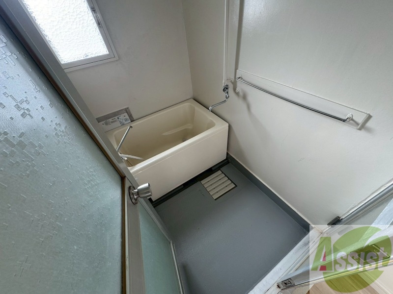 バス・シャワールーム　ユニットバスです。疲れを癒すのに欠かせませんね！