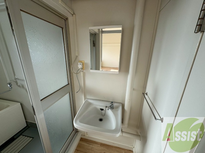 洗面設備　こちらに洗面台があります。朝の洗顔はこちらで。