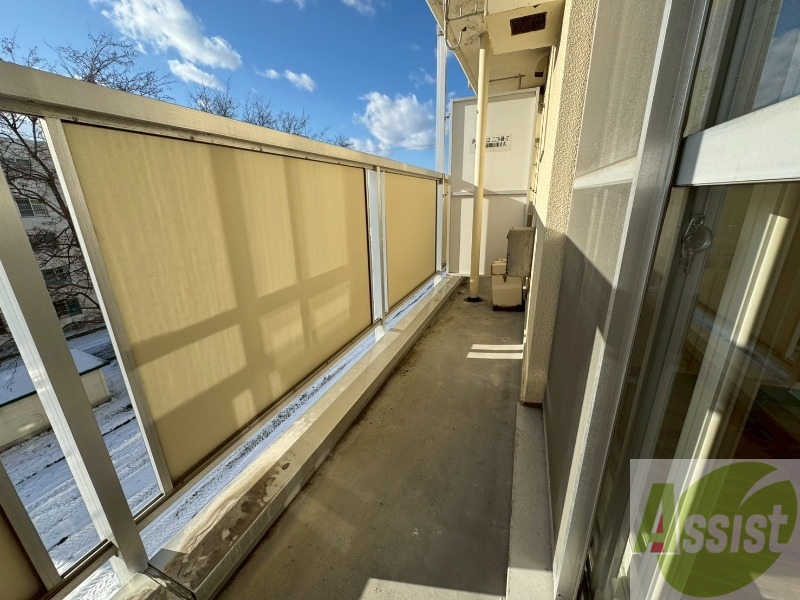 バルコニー　バルコニーです。洗濯物を干したり一息ついたりできますね！