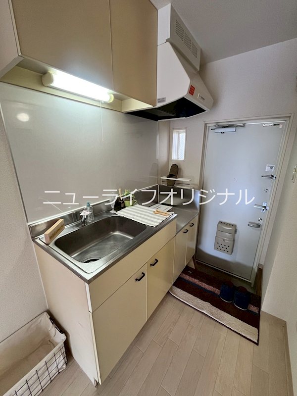 キッチン　※同間取の別のお部屋の参考画像です。コンロは設置幅・ガスの種