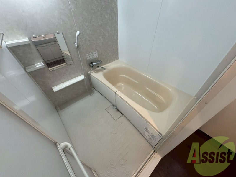 バス・シャワールーム　お風呂になります。一日の疲れを癒してくださいね。