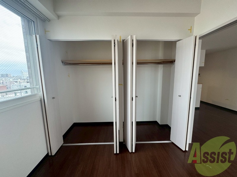 収納　寝室の収納です。部屋がすっきり片付きます。