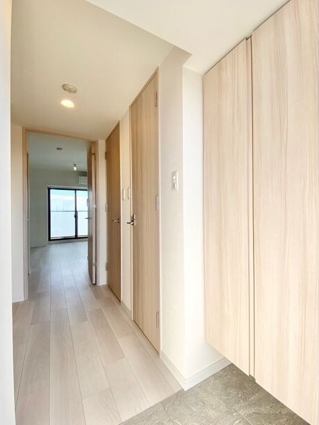 玄関　写真はイメージです。詳細は弊社にて内見をお願い致します！