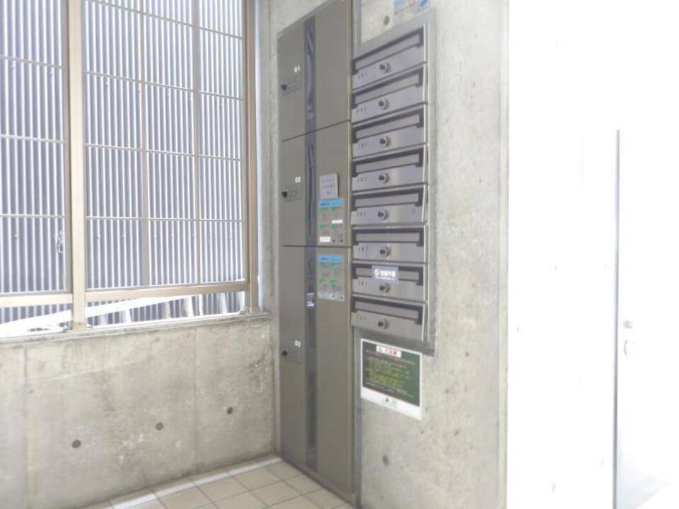 エントランス　宅配ボックス